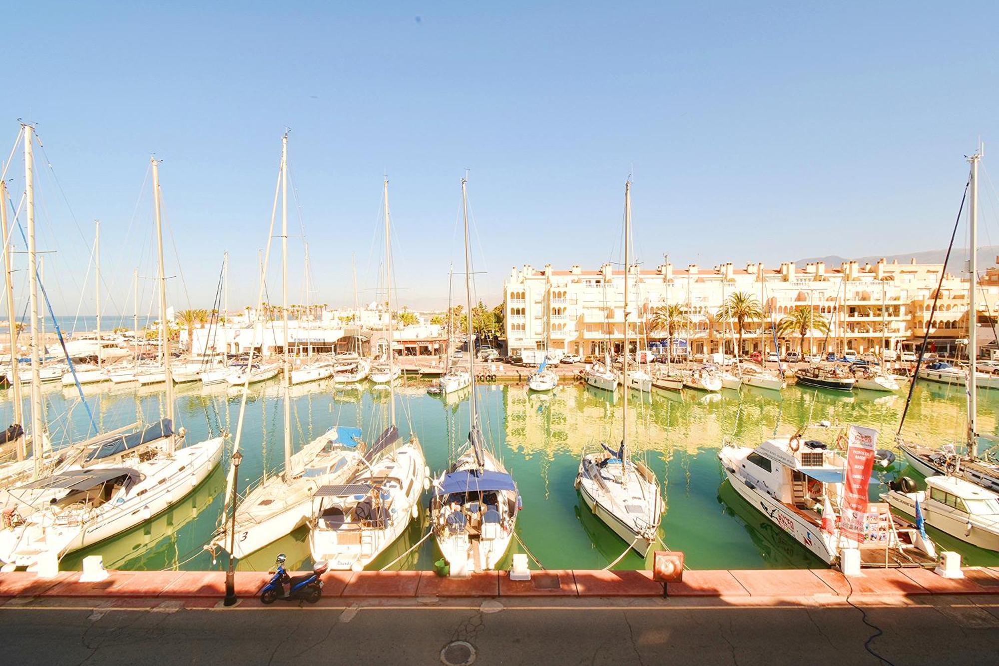 Expoholidays - Galeon Puerto Deportivo Almerimar Luaran gambar